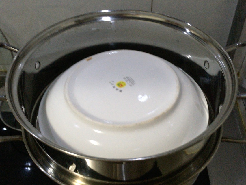 鸡蛋羹加多少水蒸才能蒸出来很嫩,鸡蛋羹如何不加水也能做很嫩