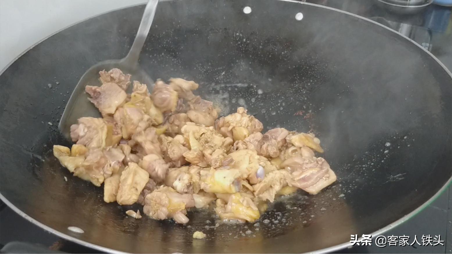 客家焖鸡饭放什么好吃,客家鸡煲饭家常做法