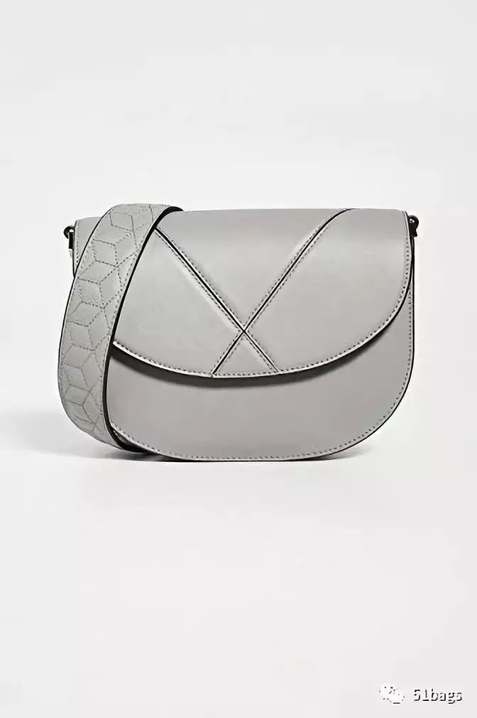 lv2023新款包包法棍大象灰,大象灰和米白色包包哪个好看