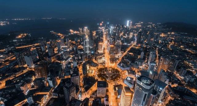 纳兰性德眼儿媚咏红姑娘,眼儿媚咏红姑娘