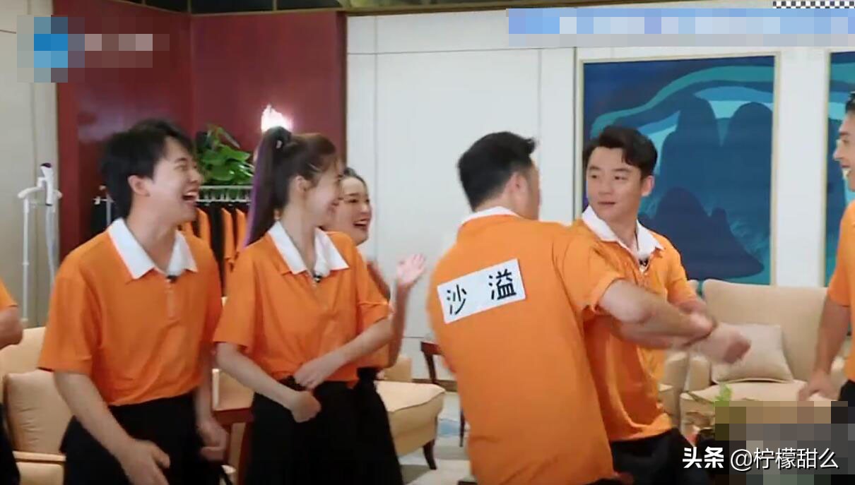 奔跑吧蔡徐坤胜负欲超强,奔跑吧郑恺和蔡徐坤投篮