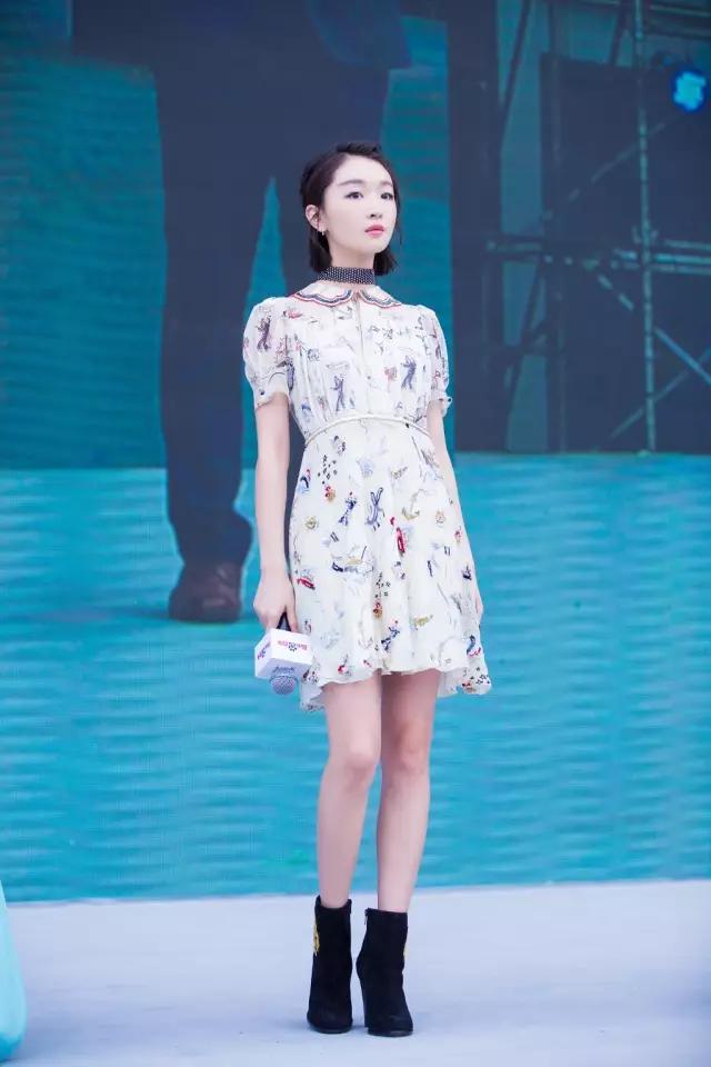 周冬雨过去的小粗腿,小粗腿逆袭