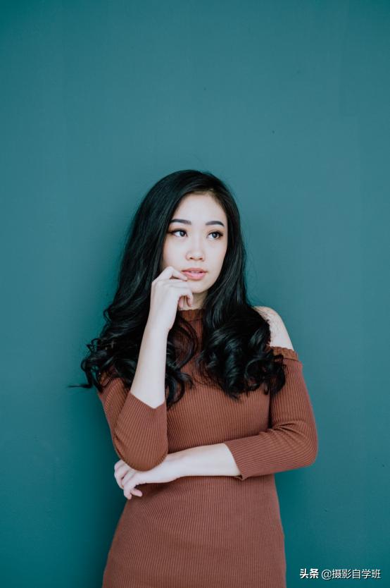 5招教你拍出高级感,人像纯色背景