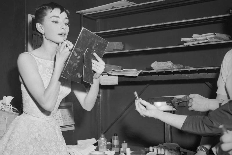 奥黛丽赫本演员简介,奥黛丽赫本资料和电影作品