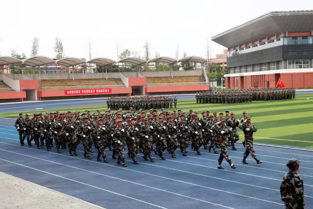 乐山职业技术学院18级军训视频,乐山职业技术学院军训三防