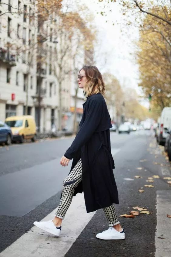 人生处处是陷阱万分小心,人生处处有坑我们要擦亮双眼