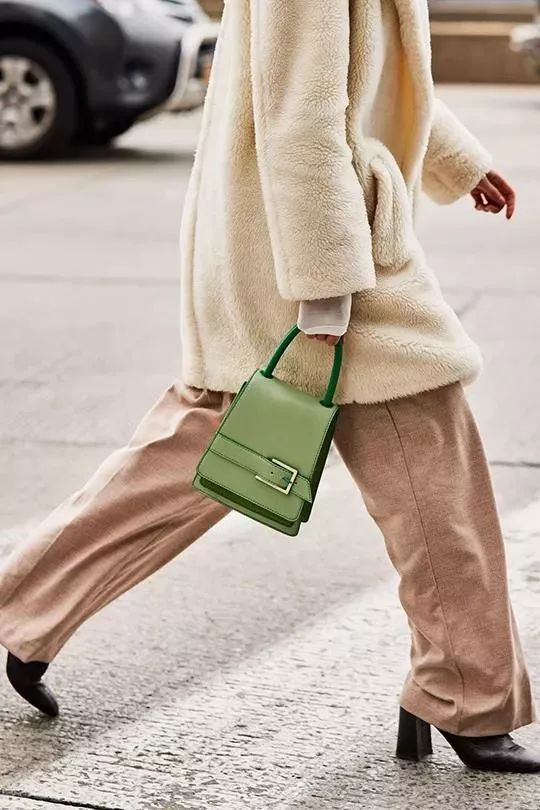 12月份小ck最新款包,小ck包怎么样值得买吗