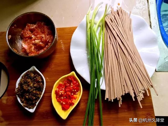 炒青稞面升糖,青稞面苦荞面条