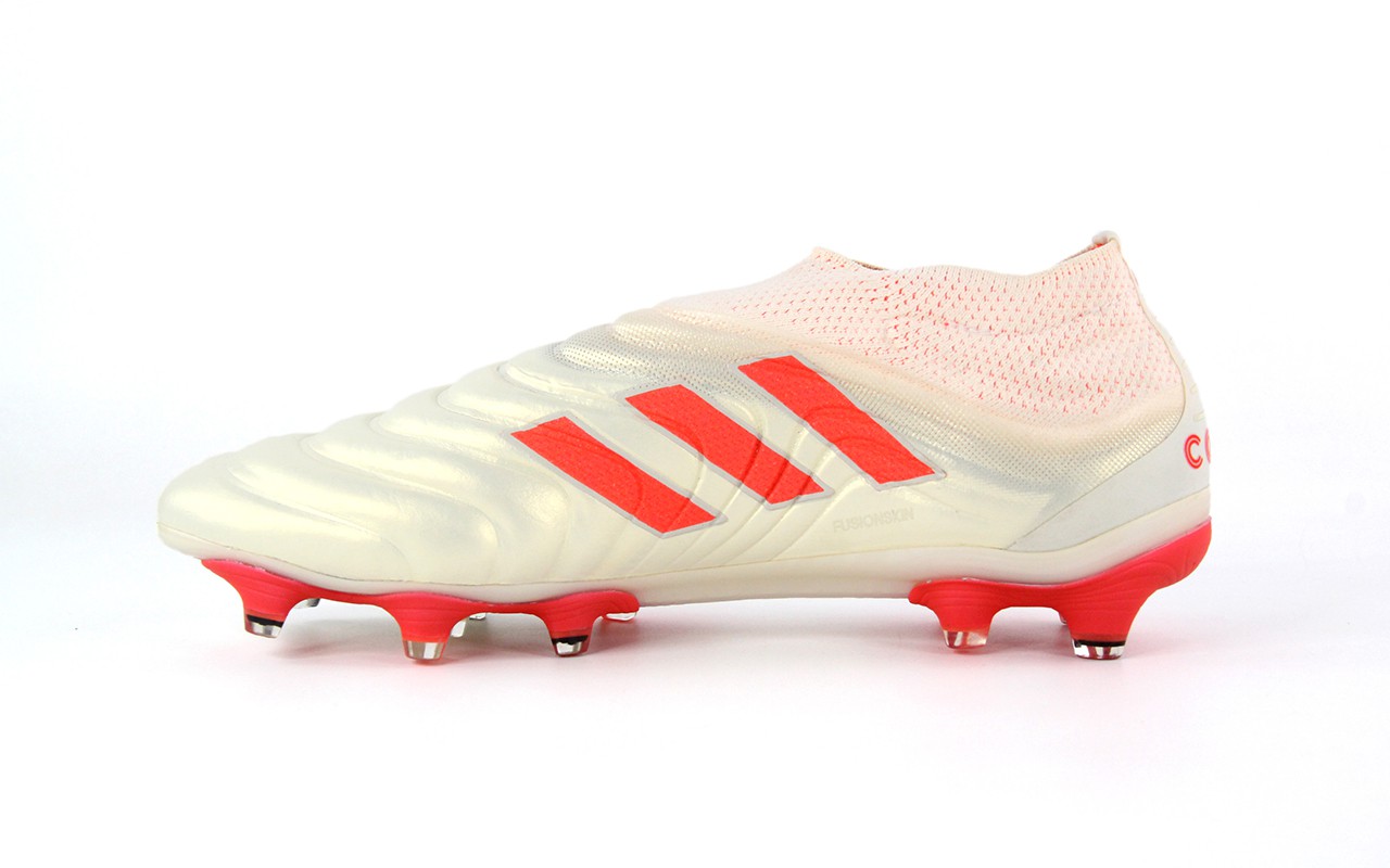 袋鼠皮也能玩无鞋带！阿迪达斯COPA19+FG静态赏析