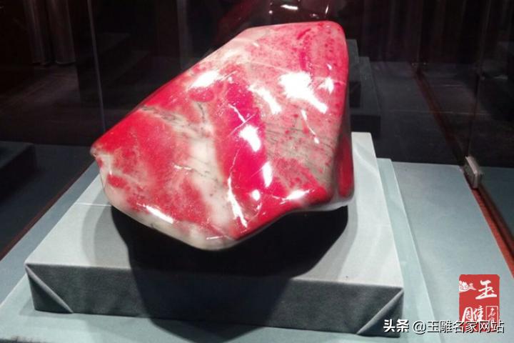 桂林鸡血玉和巴林鸡血玉一样吗,鸡血玉价格多少钱一克