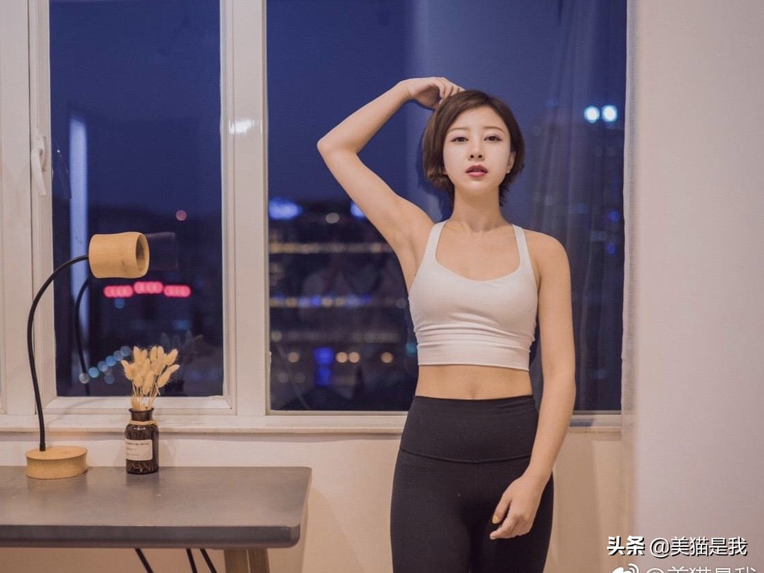 你不是腿短，而是加胯宽，科学矫正假垮宽，修炼长腿第一步！