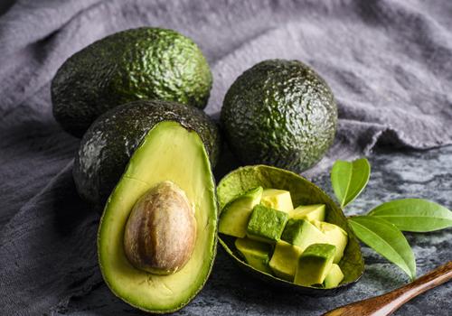 戚薇涂眼霜真的有效果吗,戚薇分享眼霜涂抹方法