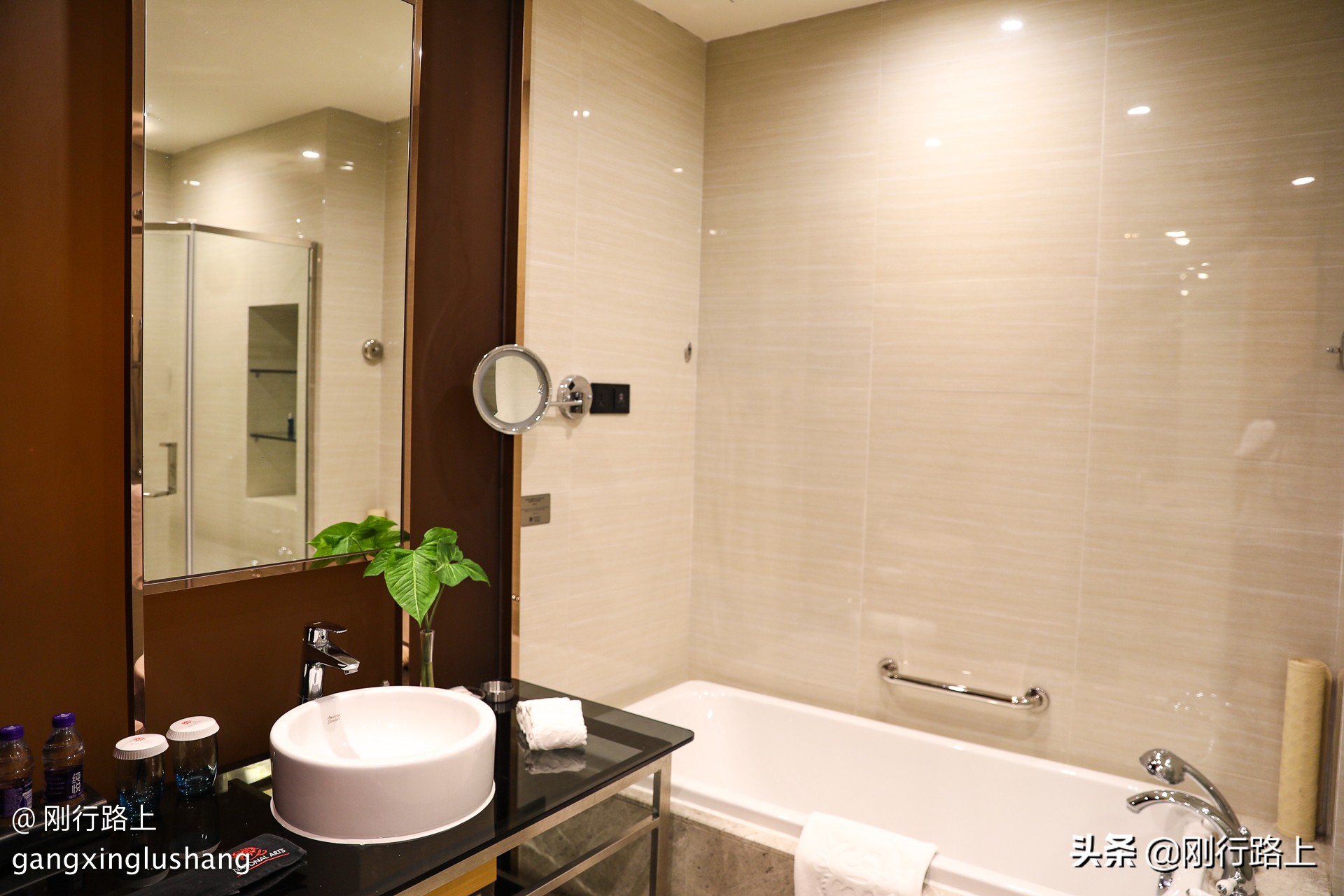 西樵山为什么能入选岭南四大名山,西樵山是广东四大名山之一