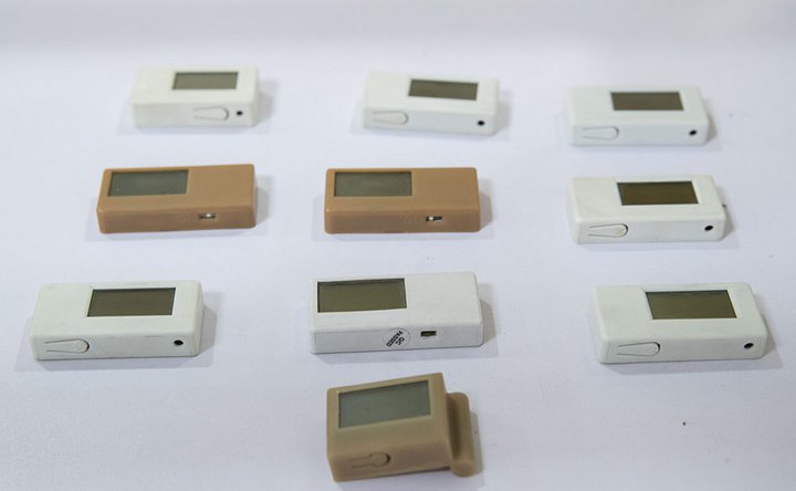 作弊耳机米粒大小没什么稀奇的，这都是作弊界的常规操作了