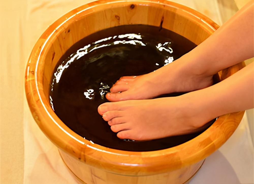 月经一般分为4种颜色,月经期的颜色有几种