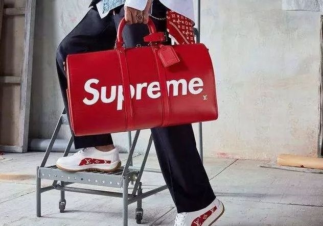 山寨三星挖孔屏手机,三星挖孔屏曝光