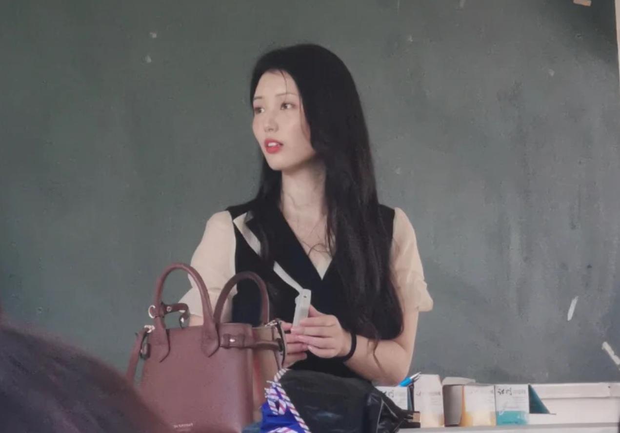 备注英语老师谐音梗,各科老师备注谐音梗