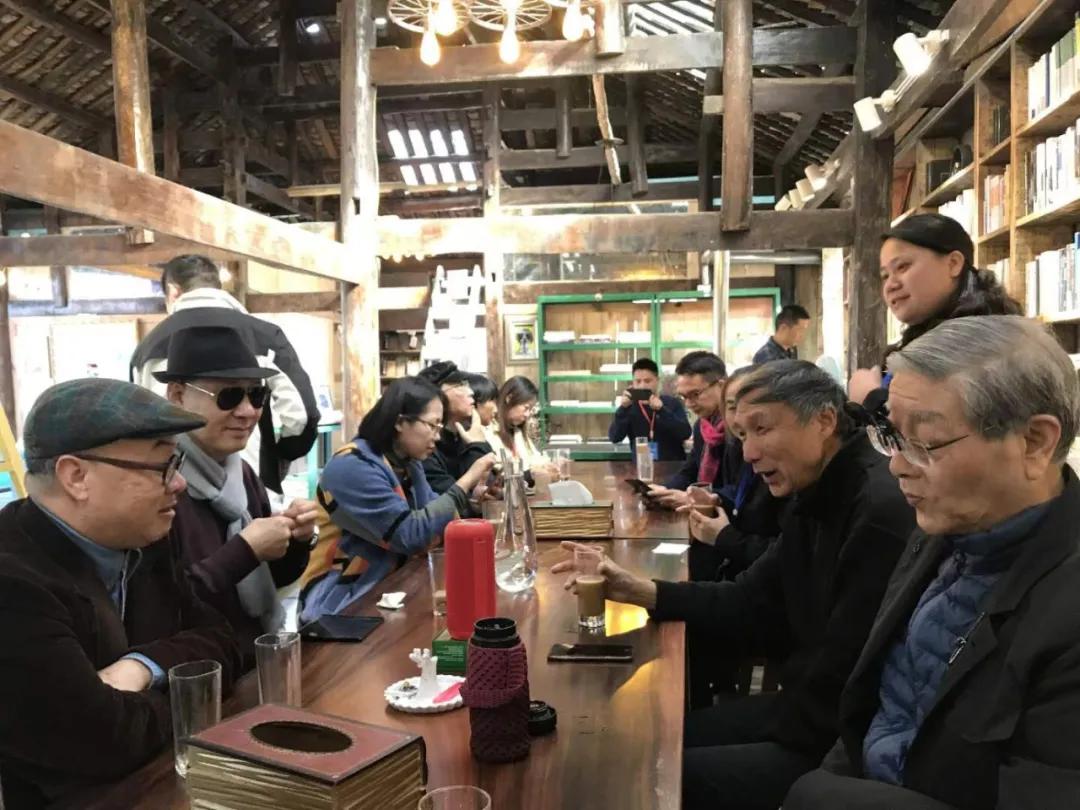 娲睙鑹烘湳璁哄潧,娲睙鏍囧織璁捐