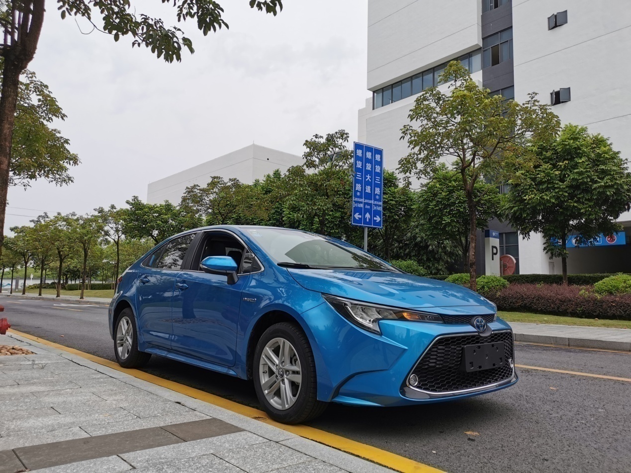 试驾雷凌1.2t豪华版值得买吗,2019丰田雷凌双擎试驾视频