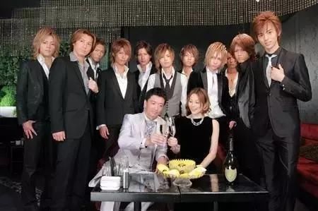 鏃ユ湰绾㈢伅鍏夎鏈夊嵄闄╁悧,鏃ユ湰涓轰粈涔堢孩鐏厜琛楀