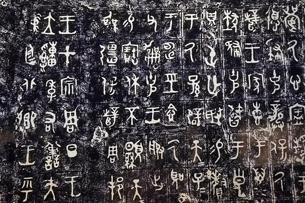 这两位的恩爱狗粮，我们甘拜下风