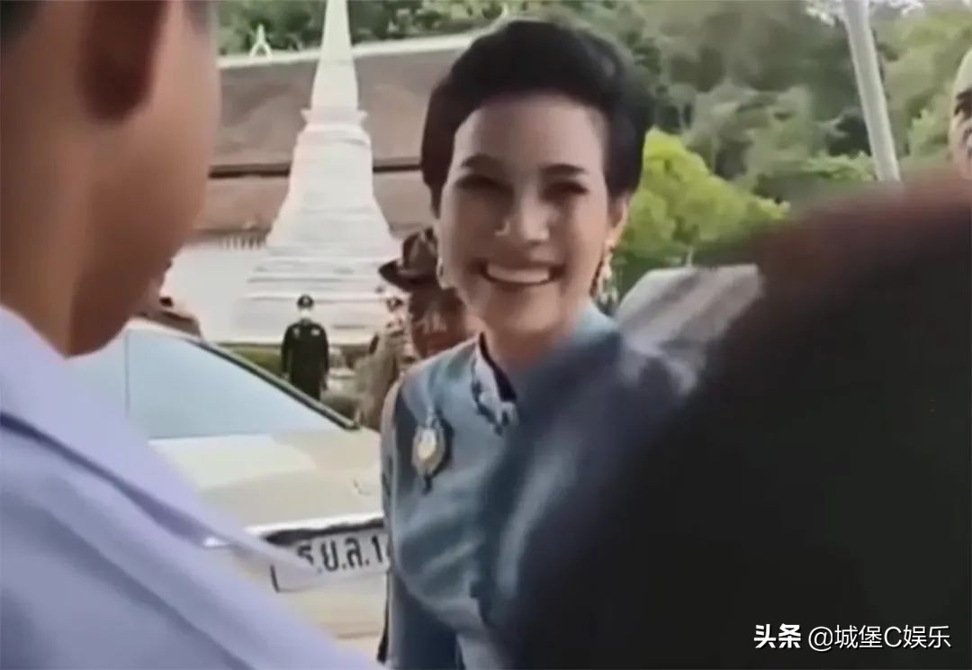 诗丽吉的蓝宝石首饰,诗丽吉蓝宝石