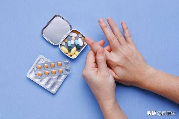 脚趾痛风发作时持续发热,痛风老是右脚发作