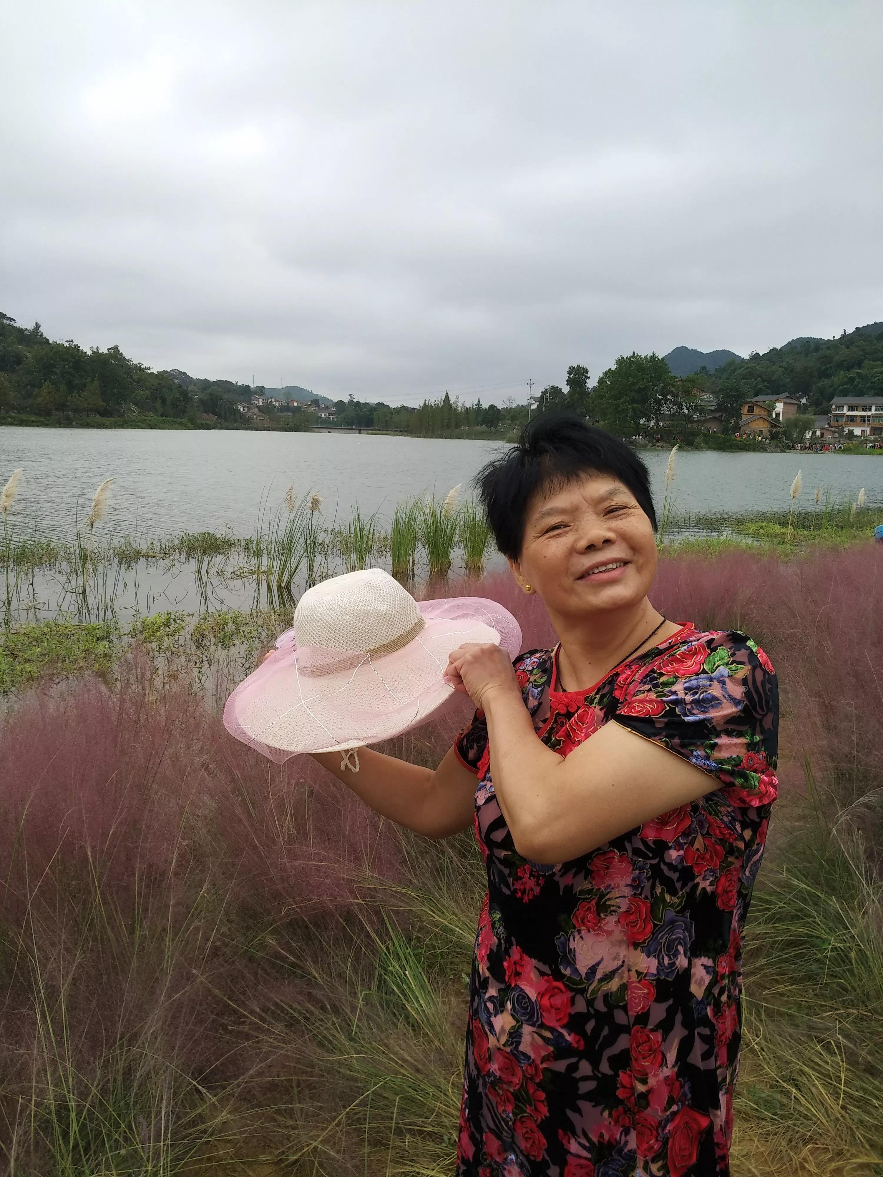 斐然湖和荷塘月色哪个好玩,中梁镇斐然湖公园最近动态