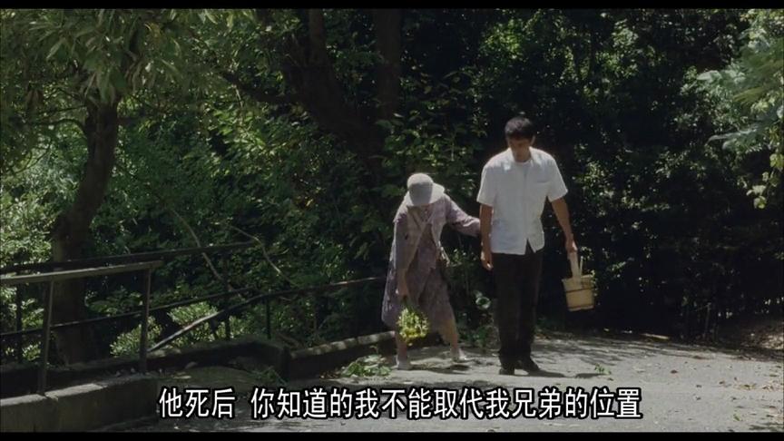 父子之间渐行渐远的背影,步履不停长路漫漫且行且珍惜