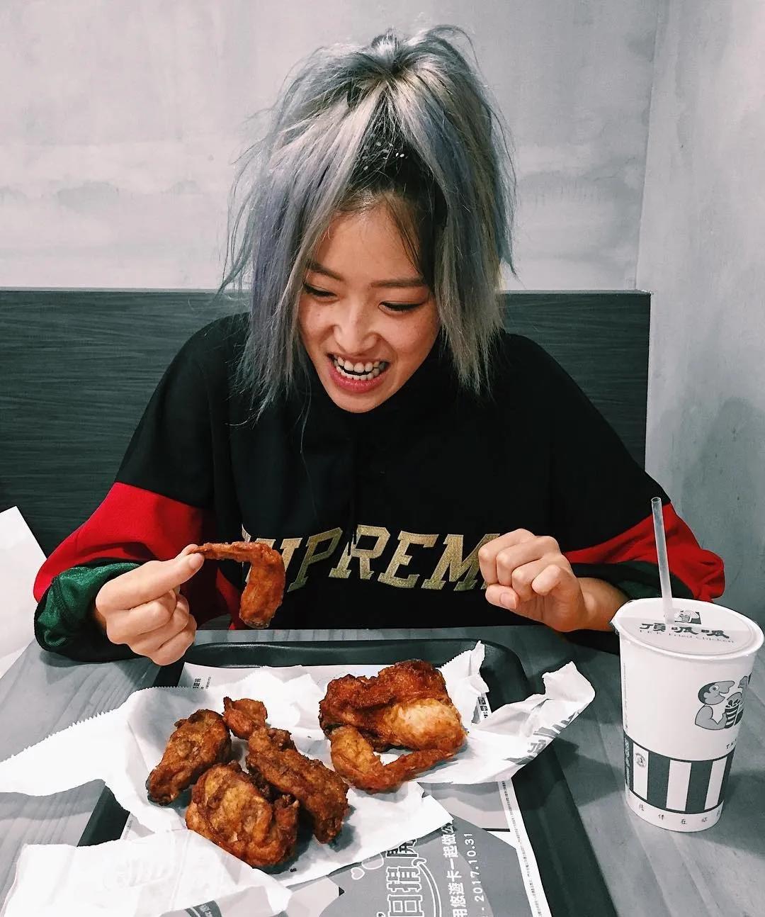 世界第一女版陈冠希,女版陈冠希斜戴帽子网红