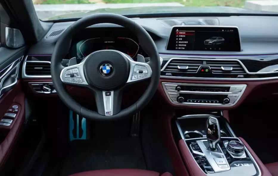 开着宝马x7在上海路上的视频,开着宝马x7进西藏