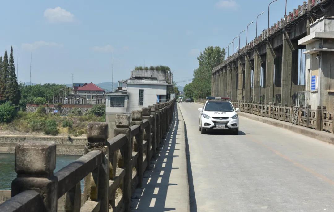 为人民办实事的警察高光时刻,民警为群众办实事典型经验材料