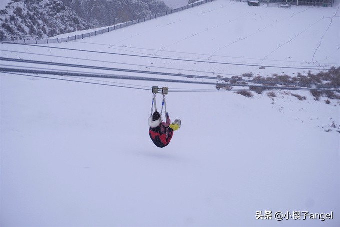 冬天独山子大峡谷视频,独山子冬日阳光