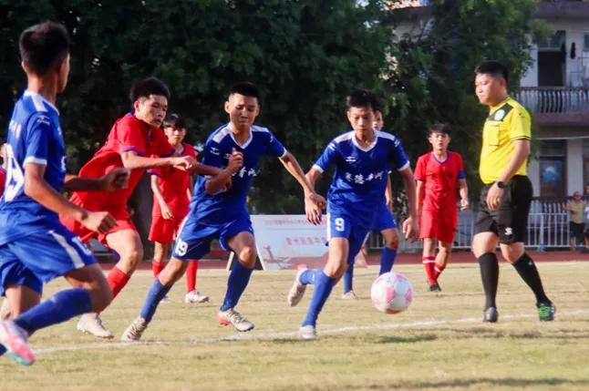 精彩的校园足球赛过程,儋州海南中小学生校园足球联赛