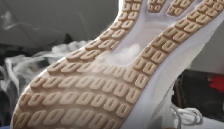 阿迪达斯清风今年新款,阿迪达斯清风跑鞋视频