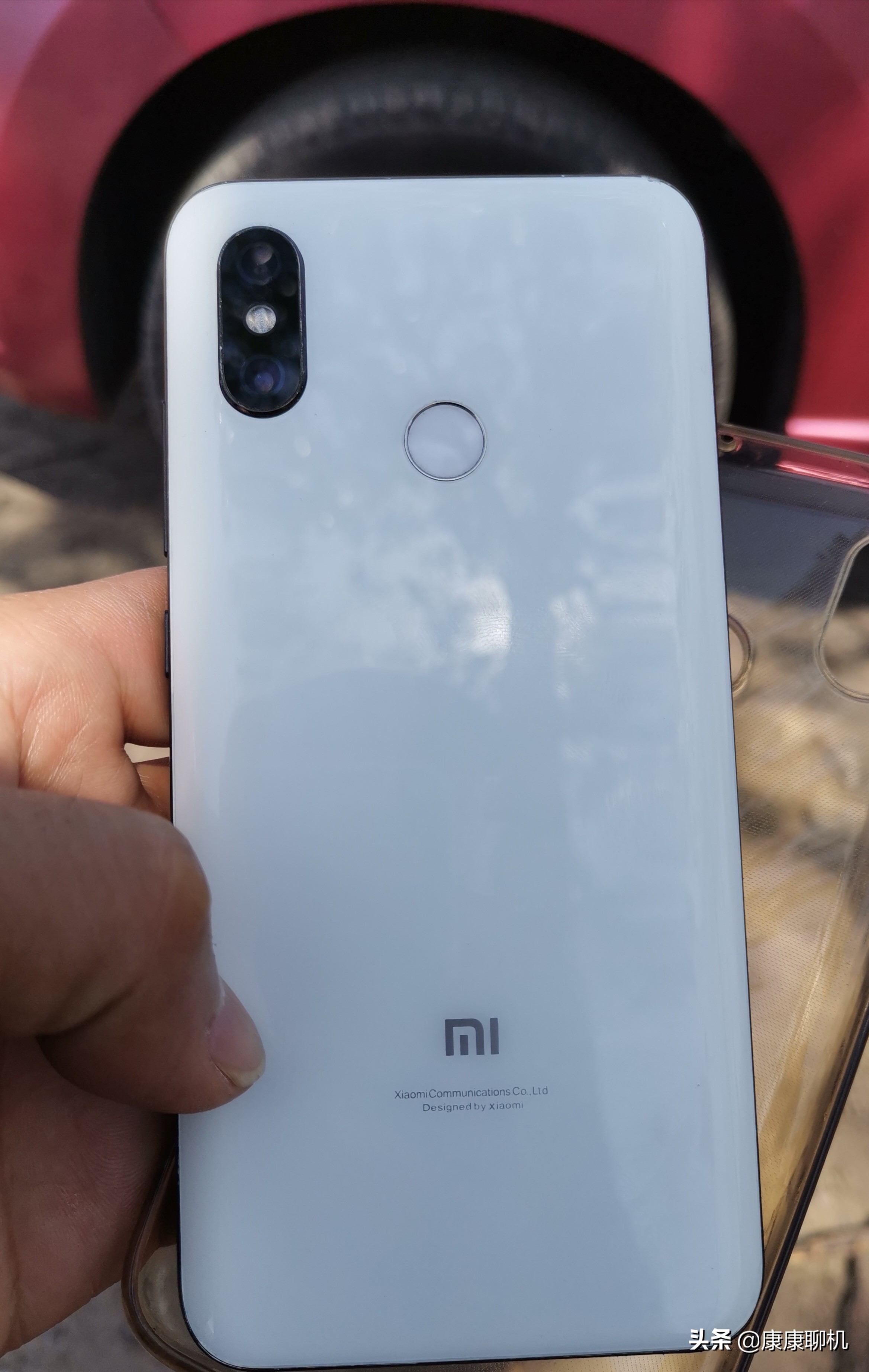 果粉买米8遇“闪屏门”,直呼下部手机依旧买小米!