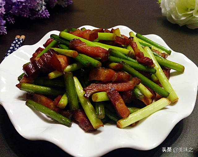 腊肉炒菜简单做法,腊肉炒菜的正宗做法