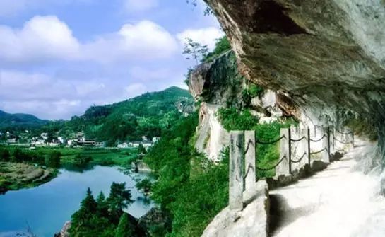 浙江隐藏一座仙境,浙江距离杭州1小时车程的城市