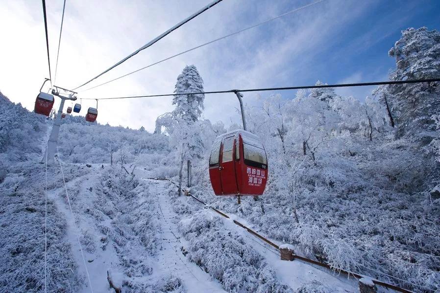 国内最佳八大滑雪胜地,国内10大滑雪胜地