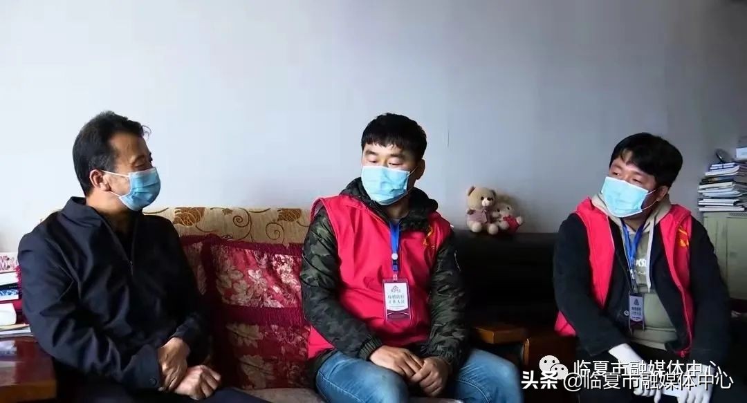 临夏市东区街道李孟社区：“跑腿代购”服务为疫情防控增添别样温情