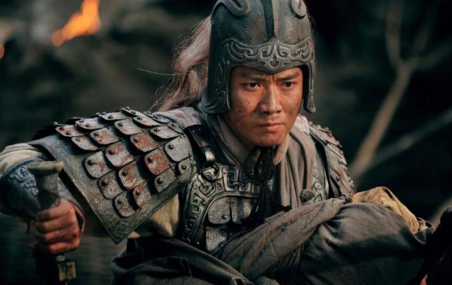 为什么赵云战绩平平演义却封神,现实中的赵云比演义里的赵云更强