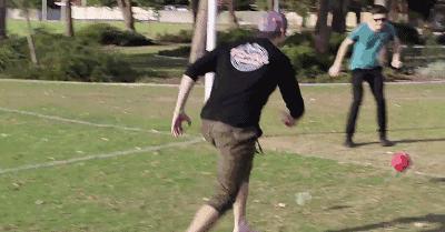 看着都痛的搞笑片段,各种看着都疼的作死瞬间