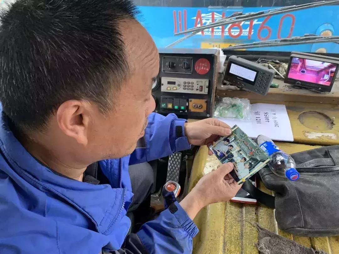 成都52路公交路线,快速公交51路