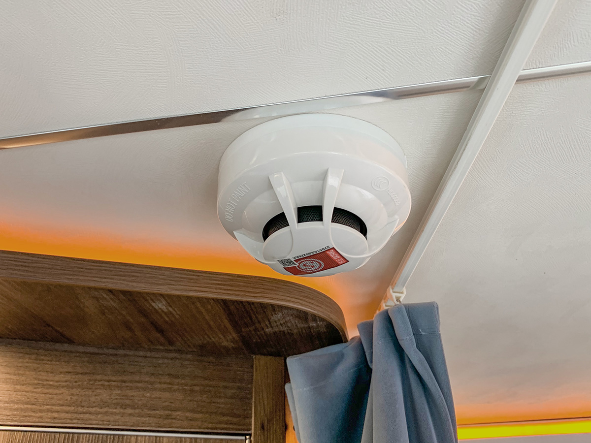 依维柯国产四驱6座房车,新星房车t600依维柯国产