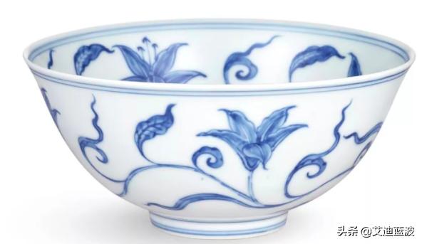 不同时期青花瓷底足施釉,青花瓷器用什么样的釉料