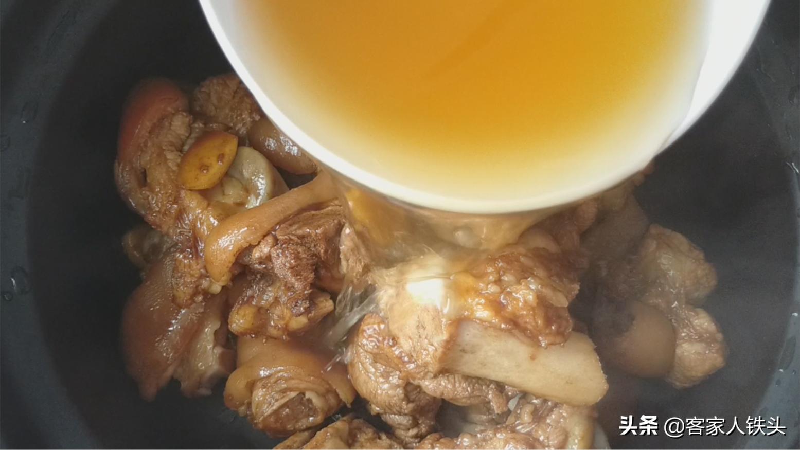 猪脚想要好吃，不要乱加大料做，手把手教你做一锅，吃一次就爱上