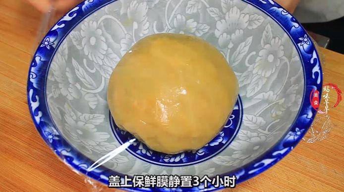 月饼怎么做不太甜,怎么做出来的月饼又酥又软