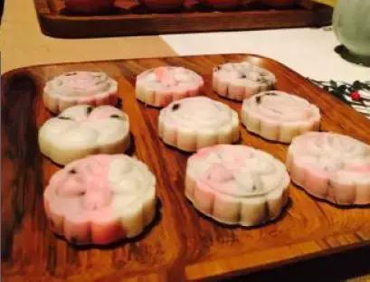 甜点可不仅是缀着亮片和蕾丝的少女派，而是带着仪式感的信物