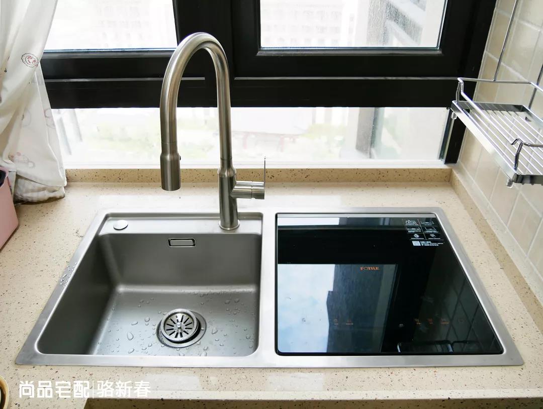 小房间榻榻米带吧台,小户型榻榻米上床下柜一体