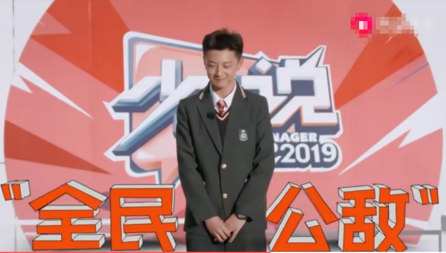 直男儿子调侃妈妈微胖，减肥三分钟热度，妈妈一句话，少年惨败